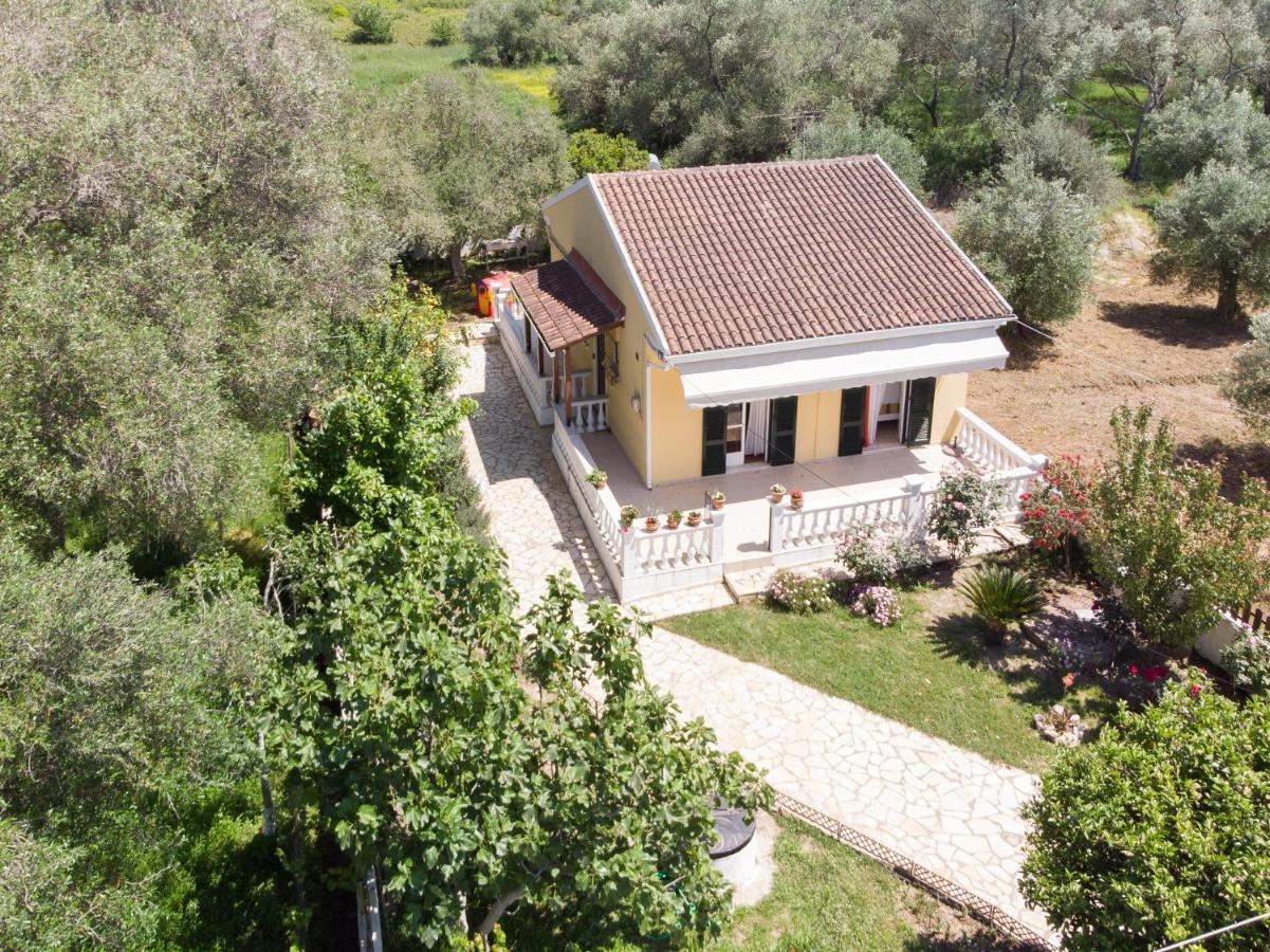 Karia Holiday Home Lefkimmi  Bagian luar foto