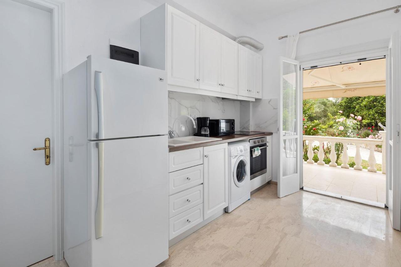 Karia Holiday Home Lefkimmi  Bagian luar foto