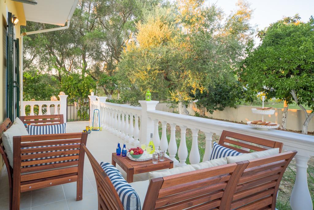 Karia Holiday Home Lefkimmi  Bagian luar foto