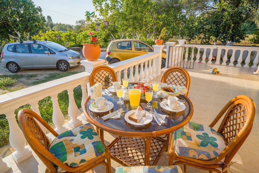 Karia Holiday Home Lefkimmi  Bagian luar foto