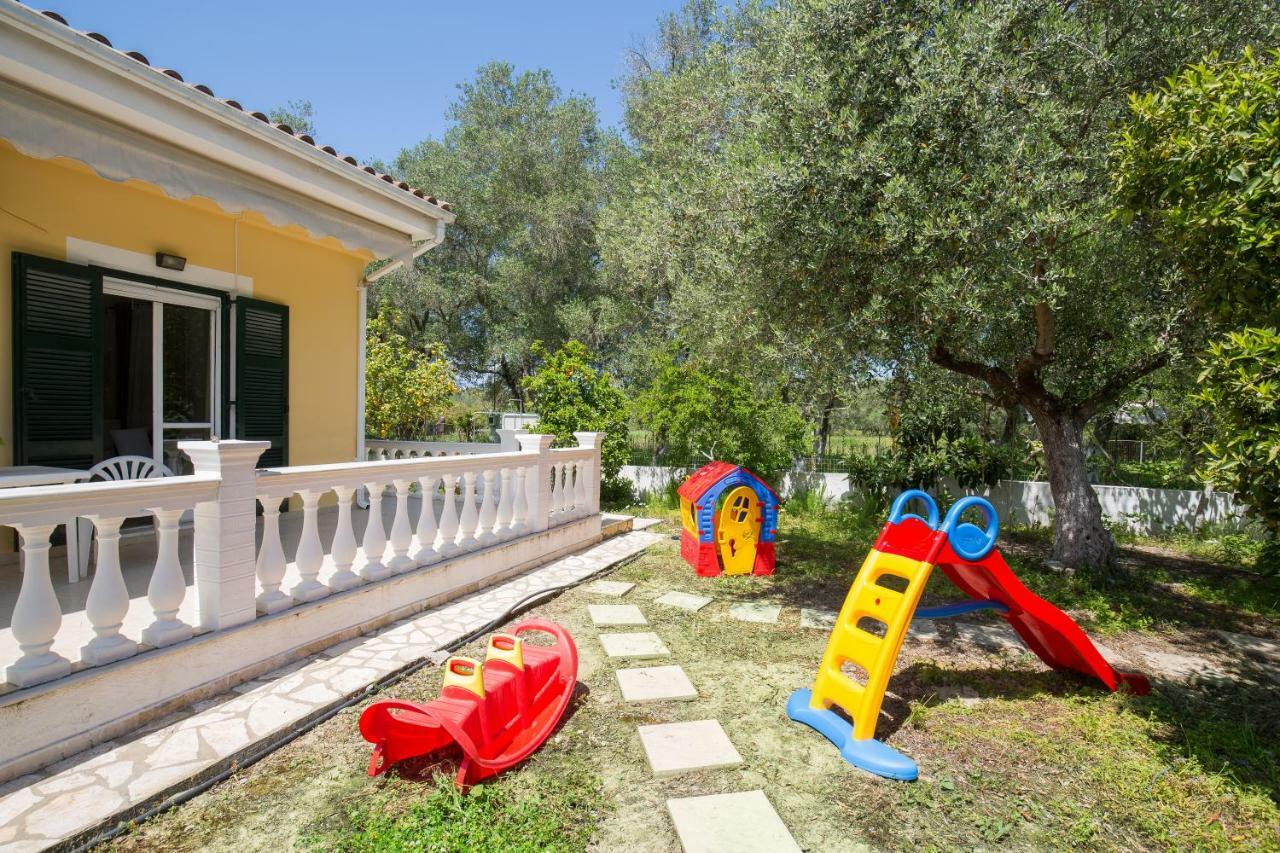 Karia Holiday Home Lefkimmi  Bagian luar foto