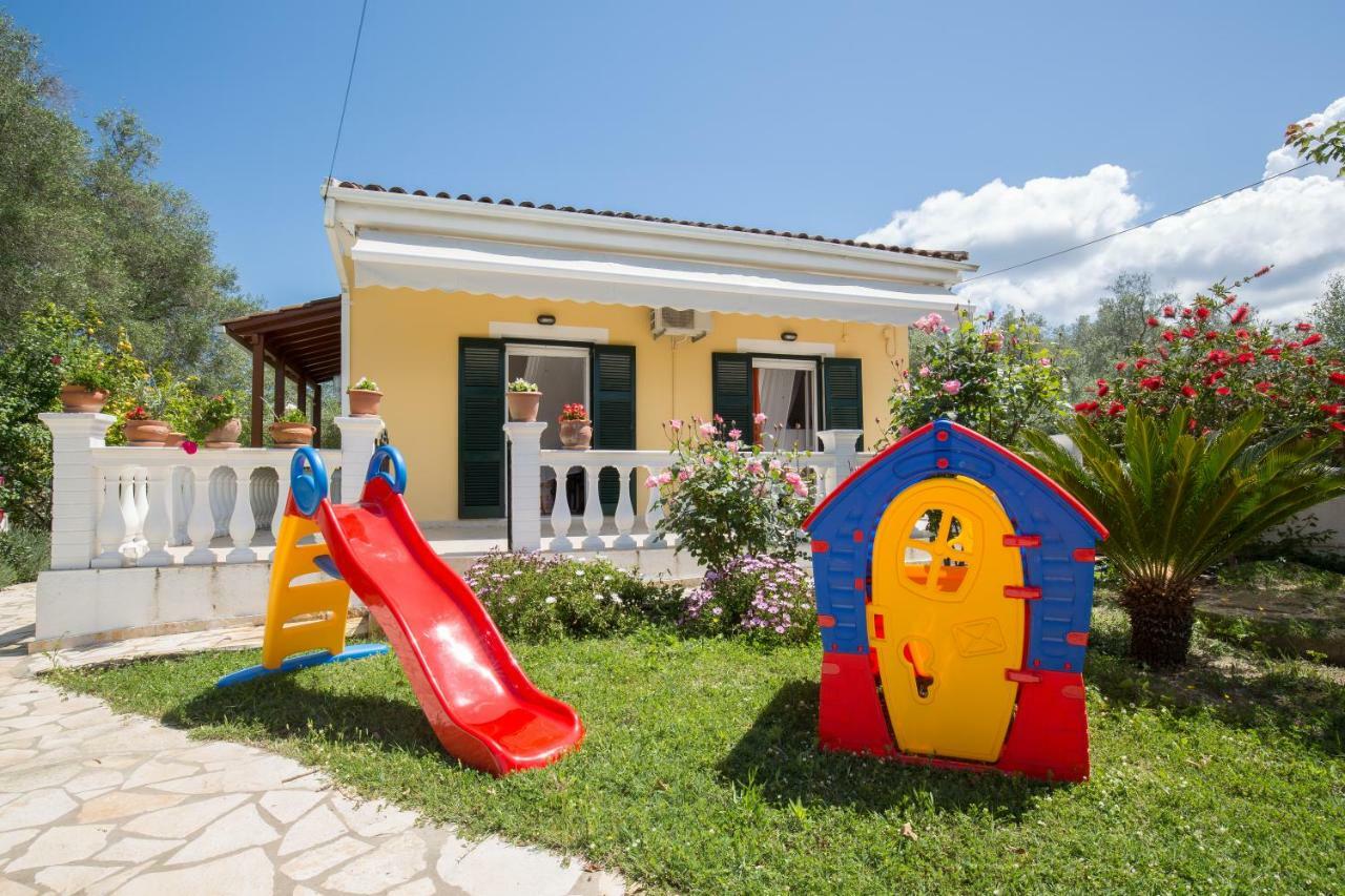 Karia Holiday Home Lefkimmi  Bagian luar foto